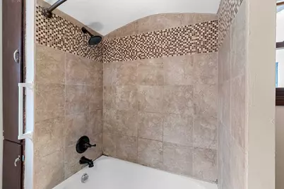 1203 N Gillett Street, Appleton, WI 54914 - Photo 11
