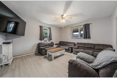 246 W 12th Avenue, Oshkosh, WI 54902 - Photo 5