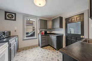 246 W 12th Ave, Oshkosh, WI 54902 - Photo 11
