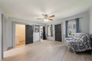 246 W 12th Ave, Oshkosh, WI 54902 - Photo 9