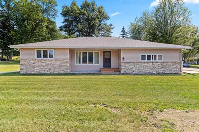 802 E Ridlington Avenue, Shawano, WI 54166 - Photo 3