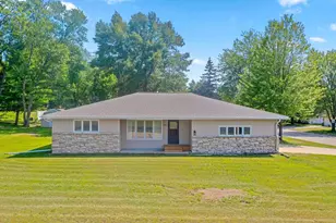 802 E Ridlington Ave, Shawano, WI 54166 - Photo 7