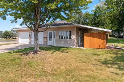 802 E Ridlington Avenue, Shawano, WI 54166 - Photo 11