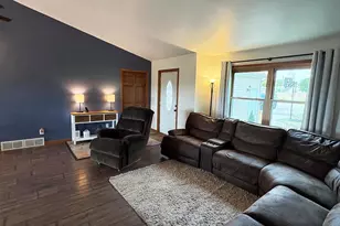 620 N Packer Dr, Whitelaw, WI 54247 - Photo 5