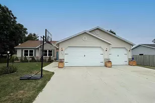 620 N Packer Dr, Whitelaw, WI 54247 - Photo 1