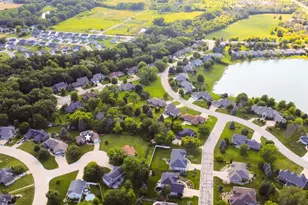 1421 Harbor Springs Cir, Green Bay, WI 54311 - Photo 5