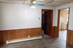 1018 Lowell St, Two Rivers, WI 54241 - Photo 5