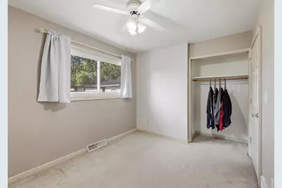 1213 W 11th Avenue, Oshkosh, WI 54902 - Photo 17