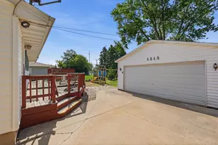 1213 W 11th Ave, Oshkosh, WI 54902 - Photo 23