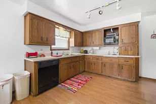 1928 S Lawe St, Appleton, WI 54915 - Photo 5