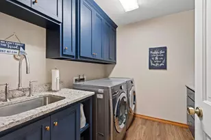 5299 Sunset Bluff Dr, Green Bay, WI 54311 - Photo 41