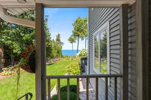 5299 Sunset Bluff Dr, Green Bay, WI 54311 - Photo 9