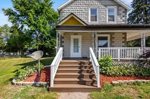 417 Madison St, Oconto, WI 54153 - Photo 5