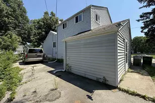 1031 Clay St, Green Bay, WI 54302 - Photo 3