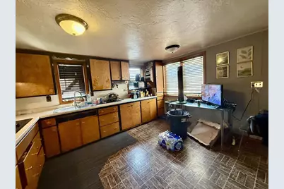 1031 Clay Street, Green Bay, WI 54302 - Photo 5