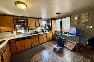 1031 Clay St, Green Bay, WI 54302 - Photo 5