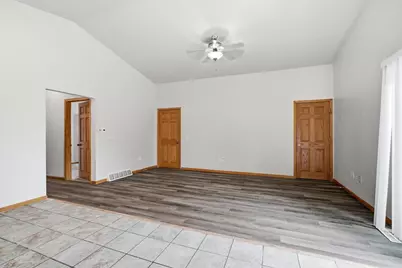 111 E Follet Street, Fond du Lac, WI 54935 - Photo 7