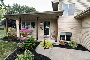 3238 Isaac Ln, Oshkosh, WI 54902 - Photo 5