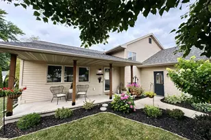 3238 Isaac Ln, Oshkosh, WI 54902 - Photo 3