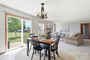 N9678 Hopfensperger Rd, Appleton, WI 54915 - Photo 5