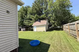120 Call Ave, Oconto, WI 54153 - Photo 3