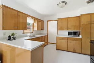 833 Ida St, Menasha, WI 54952 - Photo 5