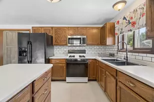 2515 Minerva St, Oshkosh, WI 54901 - Photo 9
