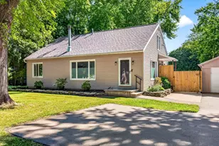1338 Leonard Point Rd, Oshkosh, WI 54904 - Photo 3
