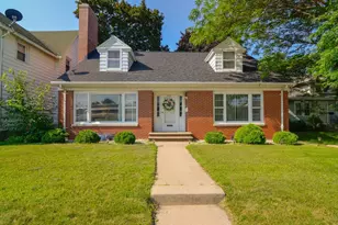 1452 University Ave, Green Bay, WI 54302 - Photo 1
