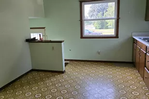 135 E Scott St, Fond du Lac, WI 54935 - Photo 3