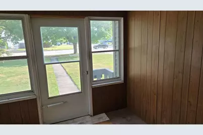 135 E Scott Street, Fond du Lac, WI 54935 - Photo 5