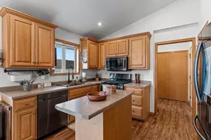 2337 Samantha St, De Pere, WI 54115 - Photo 7