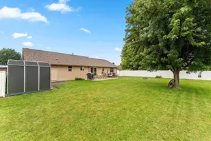 2337 Samantha St, De Pere, WI 54115 - Photo 33