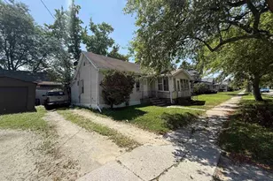 1274 Stuart St, Green Bay, WI 54301 - Photo 3