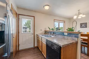 365 Lilac St, Oshkosh, WI 54902 - Photo 11