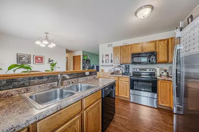 365 Lilac Street, Oshkosh, WI 54902 - Photo 7