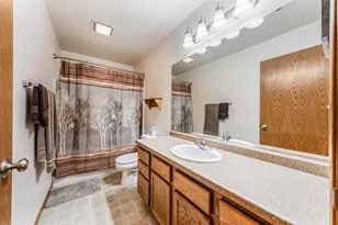 365 Lilac St, Oshkosh, WI 54902 - Photo 19