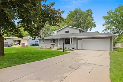 1248 April Lane, Green Bay, WI 54304 - Photo 3