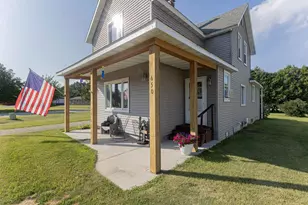 650 Schabow St, Gresham, WI 54128 - Photo 3