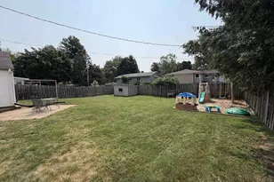 512 Fairview Way, Shawano, WI 54166 - Photo 3