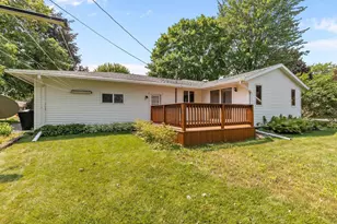 1212 E Harding Dr, Appleton, WI 54915 - Photo 3