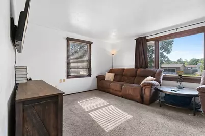 2459 Robinson Avenue, Green Bay, WI 54311 - Photo 9
