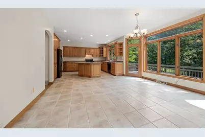 2941 S Telemark Circle, Green Bay, WI 54313 - Photo 11