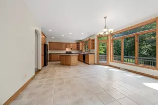 2941 S Telemark Cir, Green Bay, WI 54313 - Photo 11
