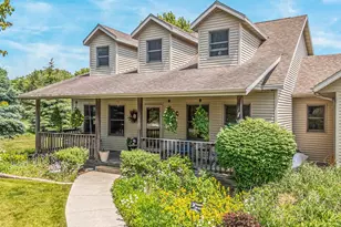 1428 N 12th Pl, Sturgeon Bay, WI 54235 - Photo 3