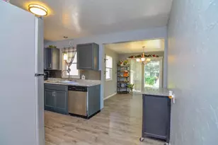 816 E Harrison St, Appleton, WI 54915 - Photo 9