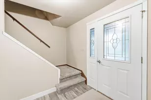 1698 Beaver Dam Dr, Green Bay, WI 54304 - Photo 3