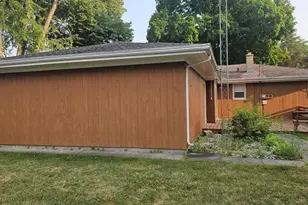 285 Oak St, Berlin, WI 54923 - Photo 5