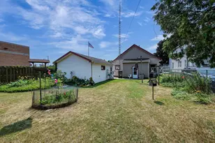 1514 22nd St, Two Rivers, WI 54241 - Photo 3