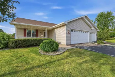 120 Southlake Circle, Fond du Lac, WI 54935 - Photo 1